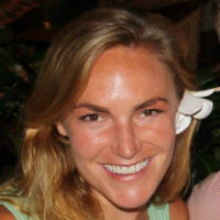 Headshot of Departure Lounge Travel Planner Leslie Canter.