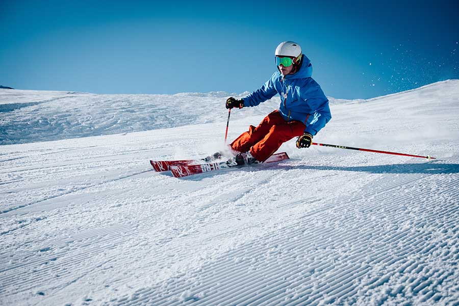 Photo depicting Skiing